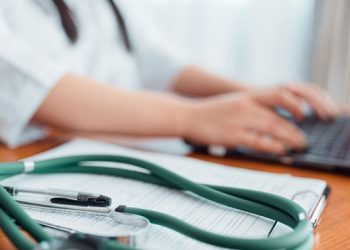 Лікарняний — дистанційно: тернополянам з симптомами грипу або ковіду не обов’язково йти на прийом до лікаря