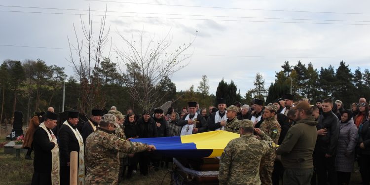 Із захисником Андрієм Дзюбою попрощалися у Вишнівецькій громаді