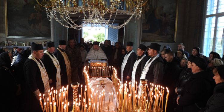 Із захисником Андрієм Дзюбою попрощалися у Вишнівецькій громаді