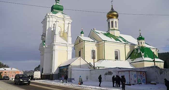 Представників мп примусово виселили із приміщення Свято-Миколаївського собору у Кременці