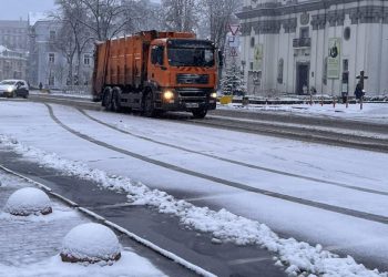 Скільки машин розчищають сніг у Тернополі