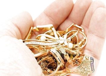 Засудили працівника ритуальної служби, який знімав золото з померлих