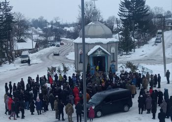 Із воїном Олександром Воронюком прощаються у Борсуківській громаді