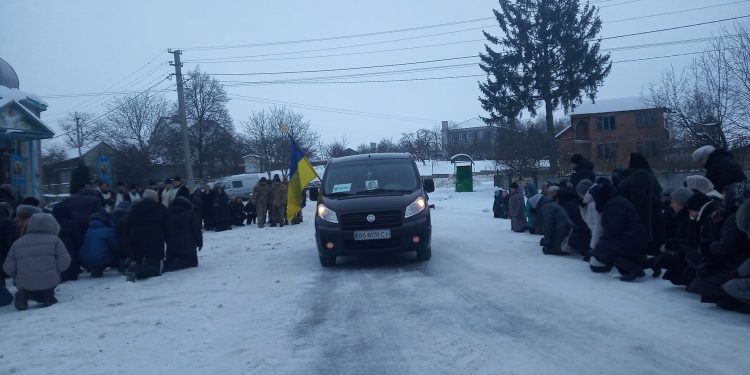 Із воїном Олександром Воронюком прощаються у Борсуківській громаді