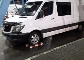 Тернополянин хотів перетнути кордон за кермом краденого мікроавтобуса