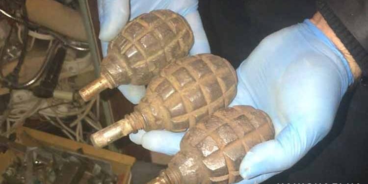 Небезпечний товар відправляв поштою: харків’янин продавав зброю і боєприпаси тернополянам