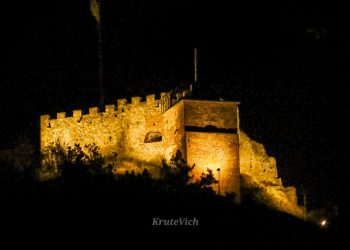 Замок на вершині Бони тимчасово не підсвічуватимуть