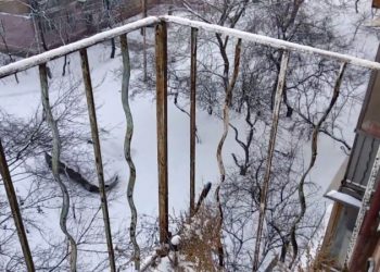 Пенсіонерка опинилася замкненою на балконі в Тернополі