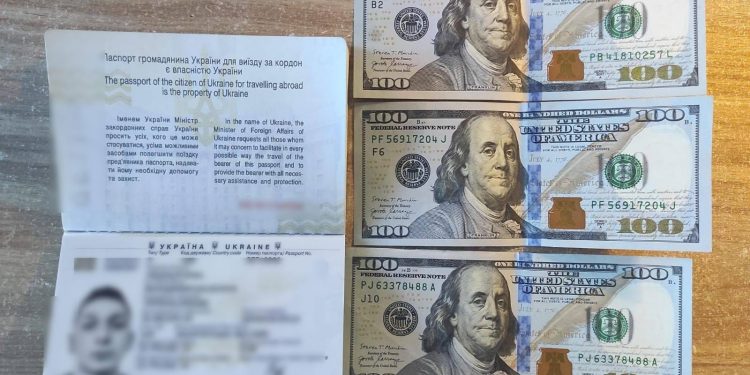 Українських прикордонників намагалися підкупити у двох пунктах пропуску