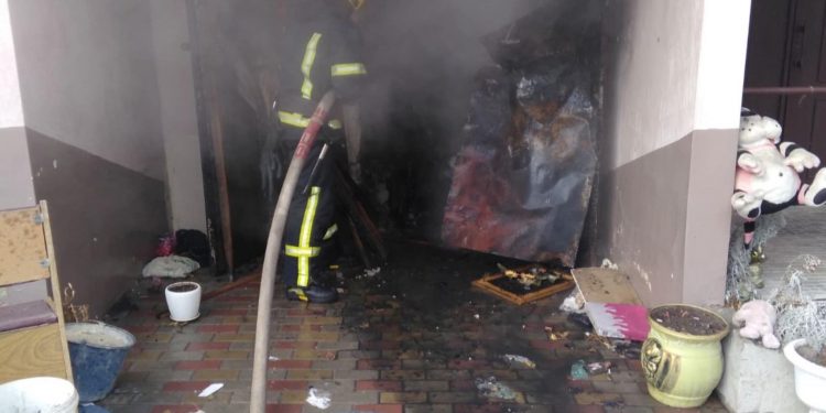 Пожежа спалахнула у багатоповерхівці Тернополя