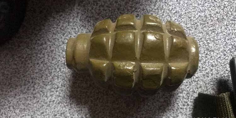 Зброю перевозив в автомобілі житель Борщова