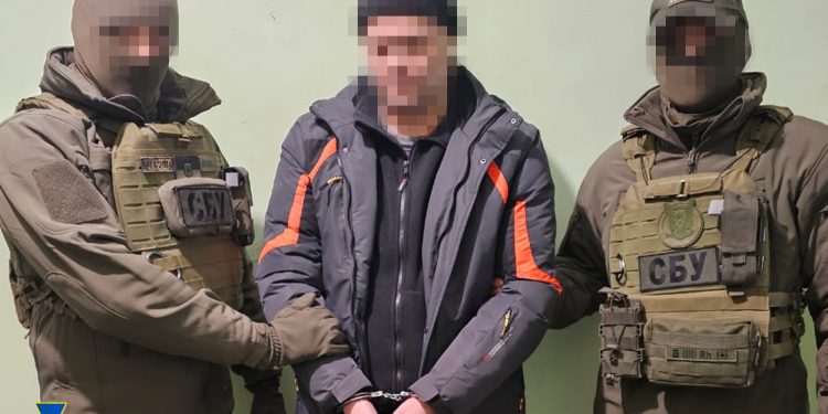 СБУ затримала агента російської воєнної розвідки, який «полював» на оборонні заводи Запоріжжя
