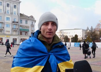 Пройде пішки, щоб зібрати гроші на “Азов”: марафонець Петро Скрипка завітав до Тернополя