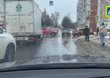 Автомобілі не розминулися на “Канаді”