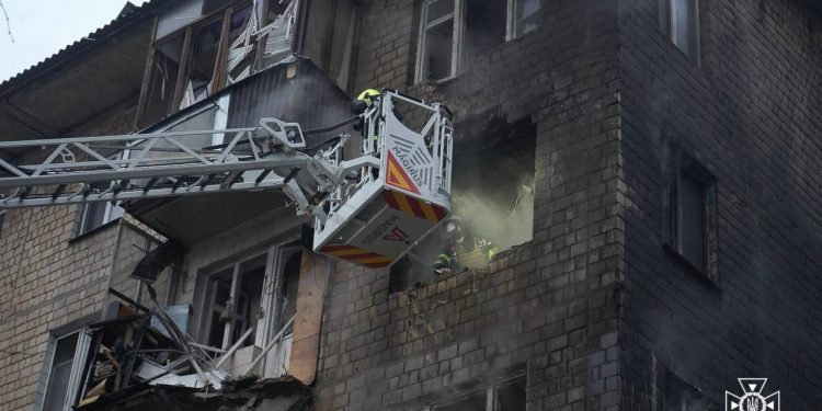 Окупанти вбили 5 людей: наслідки ранкової ракетної атаки