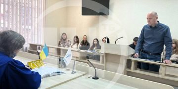 Суд розглядає питання поновлення Головка