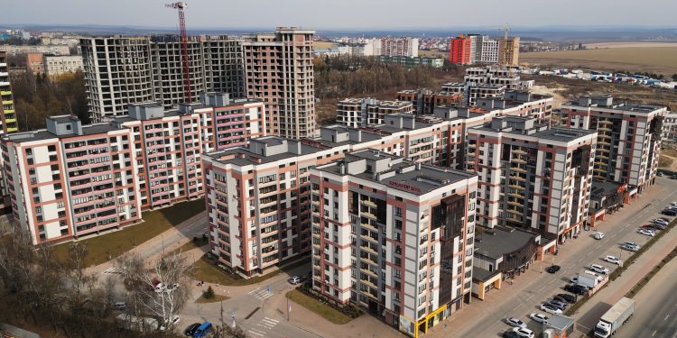 Що відбувається у Варшавському мікрорайоні Тернополя у березні 2025